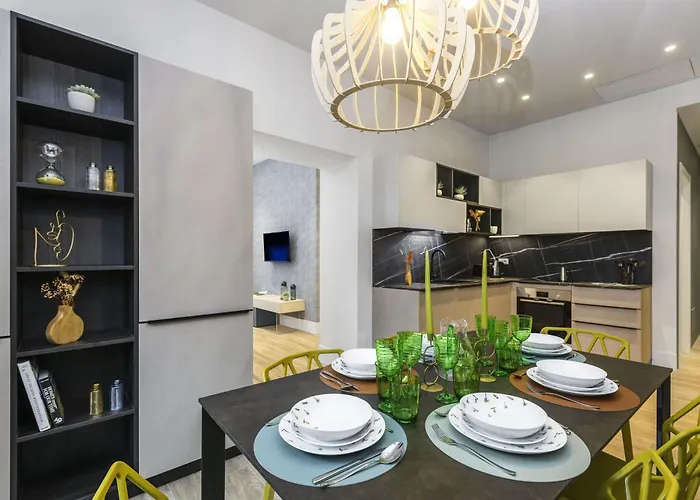 Po1 Augusto - Po2 Cesare - Po3 Nerone Lägenhet