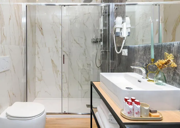 Po1 Augusto - Po2 Cesare - Po3 Nerone Lägenhet