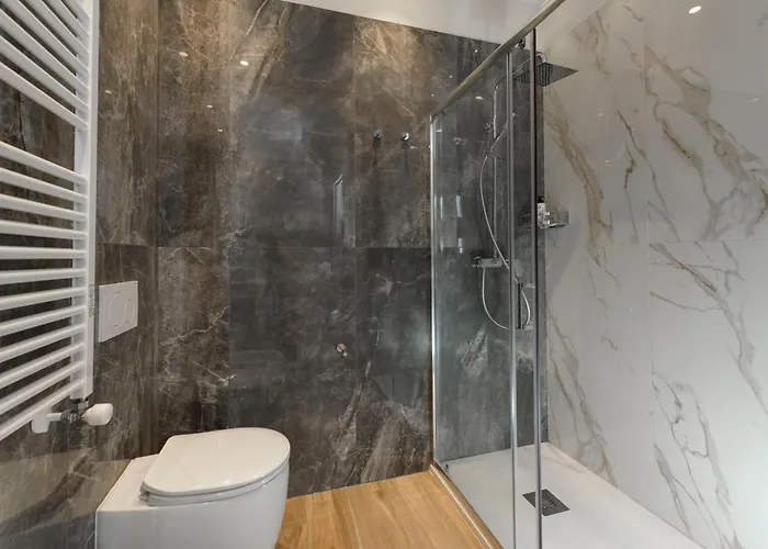 Po1 Augusto - Po2 Cesare - Po3 Nerone Lägenhet